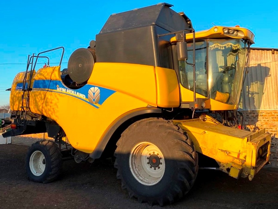 Купити New Holland CX6090 у Полтавська область - Traktorist.ua