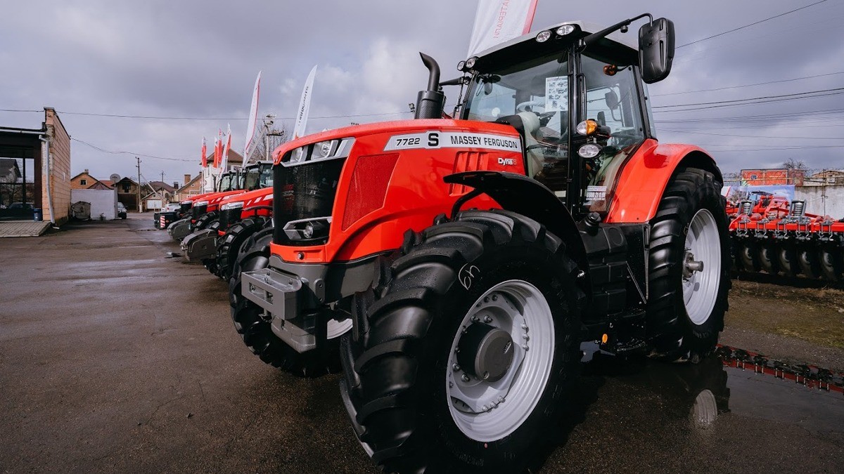 Двигун трактора Massey Ferguson 7722 S