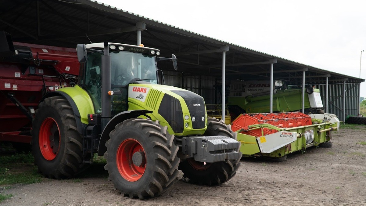 Трактор Claas Axion 850