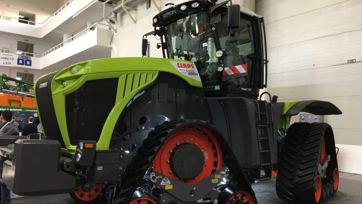 CLAAS Xerion 5000 расчистка снега