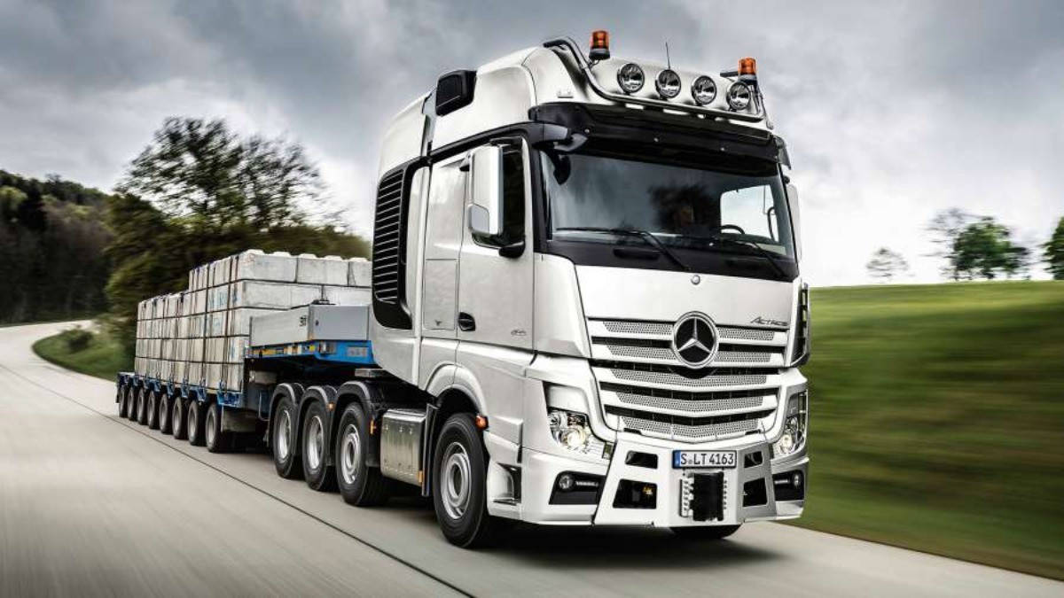 Mercedes презентував ювілейний надпотужний тягач Actros — Біржа