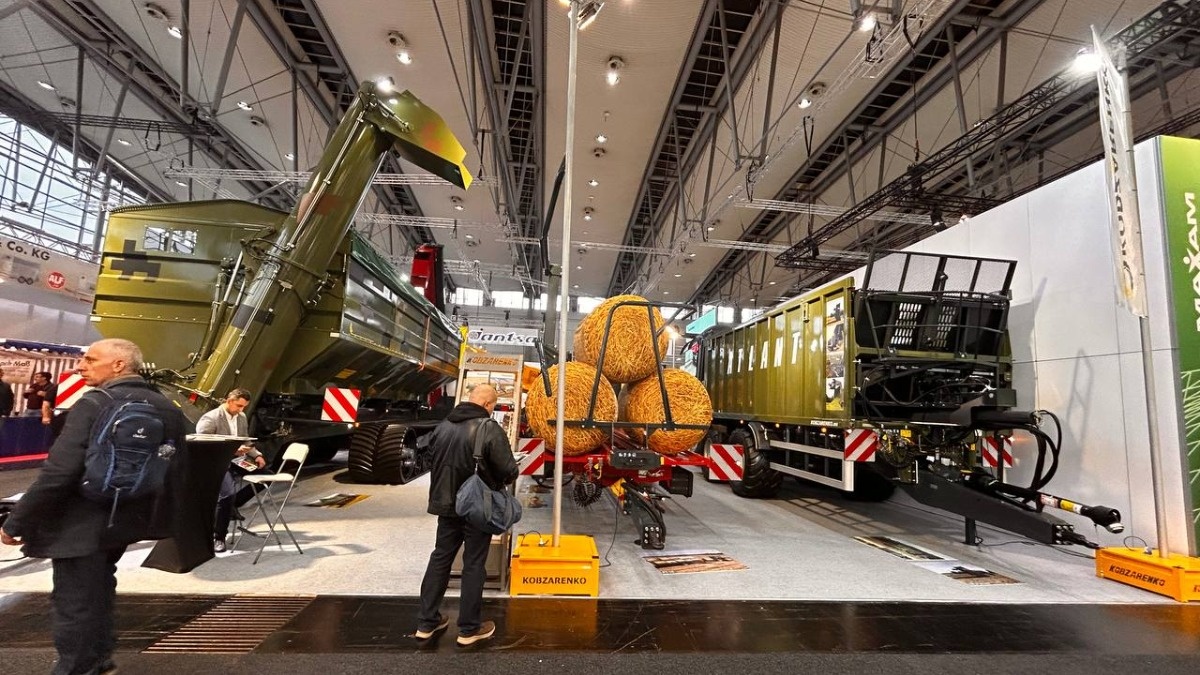 Завод Кобзаренка представив на Agritechnica 2023 7 одиниць техніки