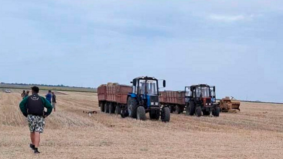 Трактористи підірвались на касетному боєприпасі