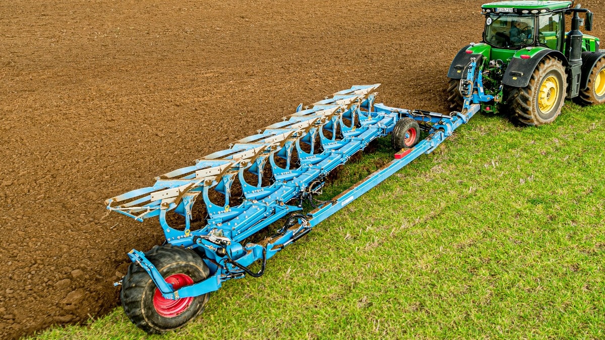Lemken презентував новий напівнавісний плуг Diamant 18 на EIMA